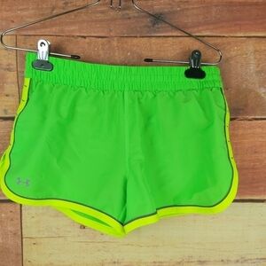 𝅺🍄3/50$🍄 Under Armour neon green running shorts size XS